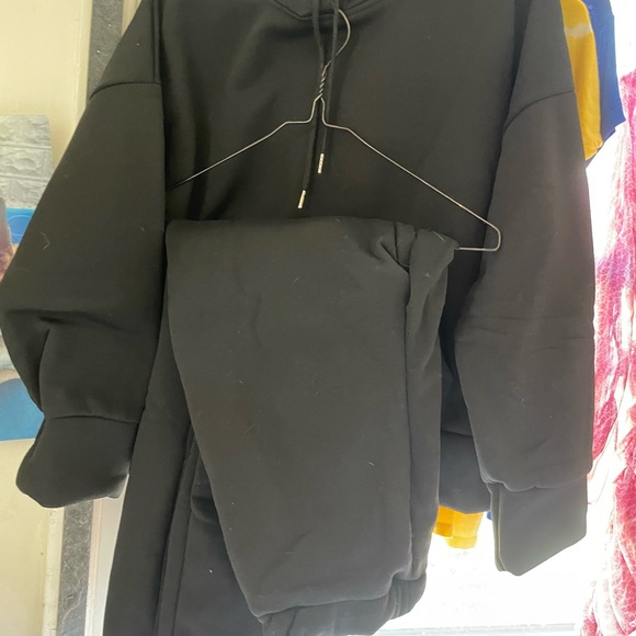 New black hoodie and joggers set size XL, M - Picture 3 of 4